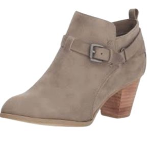 Report NEW Caroline Buckle Ankle Bootie Boot Shoe 7 Taupe Tan Beige